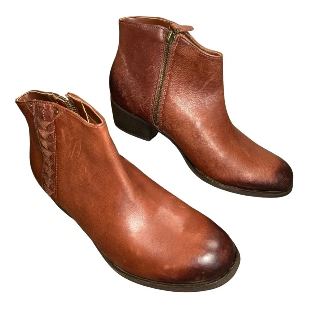 Clarks Maypearl Fawn Women’s Heeled Bootie – Dark Brown Leather Size 9